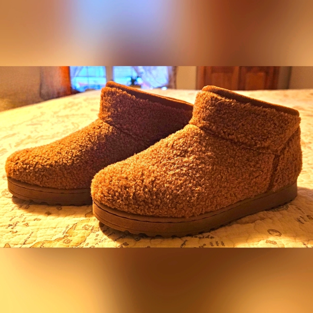 SO low fleece boots